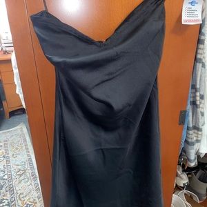 Cute little black dress!